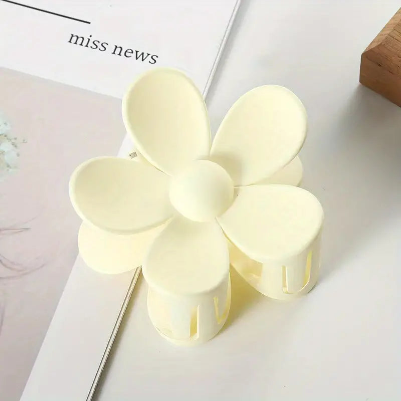 Flower Frosted Candy Color Hair Claw Clip Plastic Non-Slip Strong Hold Grip Hair Jaw Clip For Women Girls Hair Accessories