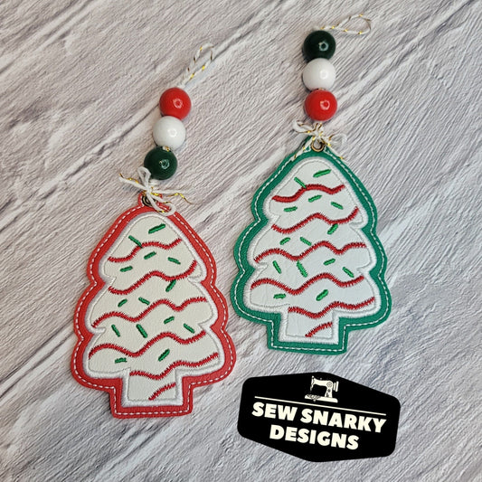 Christmas Tree Snack Cake Ornament, Embroidered, Appliqué Ornament, Holiday, Christmas Food